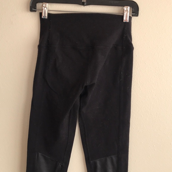 ALO YOGA Black Moto Leggings Size Small - Picture 11 of 12
